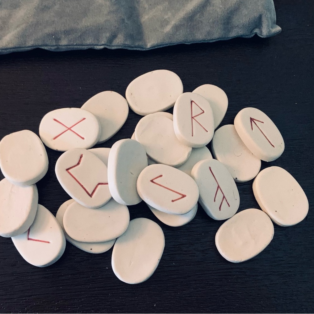 Vintage Runes - Picture 6 of 6